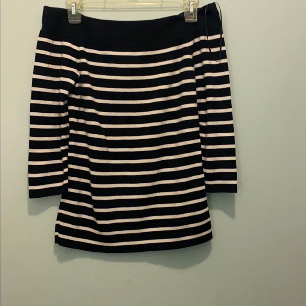 Off the shoulder long sleeve shirt